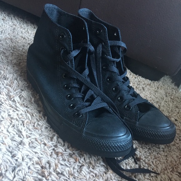 Converse Shoes - Black high top converse shoes